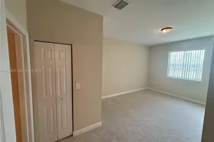 1015 NE 208th St, Miami, FL 33179 - Photo 11
