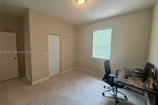 1015 NE 208th St, Miami, FL 33179 - Photo 21