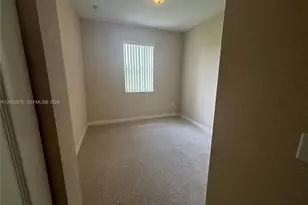 1015 NE 208th St, Miami, FL 33179 - Photo 17