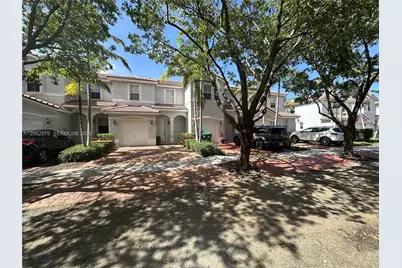1015 NE 208th St, Miami, FL 33179 - Photo 23