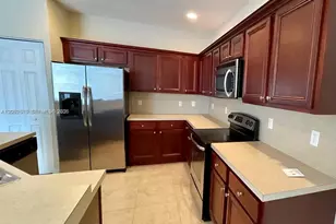 1015 NE 208th St, Miami, FL 33179 - Photo 3