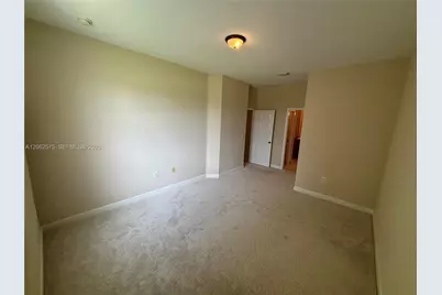 1015 NE 208th St, Miami, FL 33179 - Photo 13