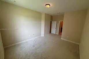 1015 NE 208th St, Miami, FL 33179 - Photo 13