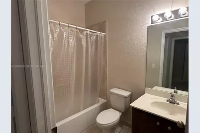 1015 NE 208th St, Miami, FL 33179 - Photo 19