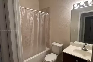 1015 NE 208th St, Miami, FL 33179 - Photo 19