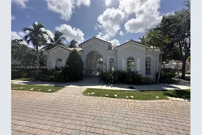 1015 NE 208th St, Miami, FL 33179 - Photo 27