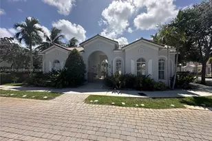 1015 NE 208th St, Miami, FL 33179 - Photo 27