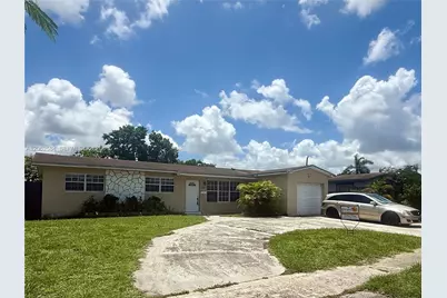 7710 NW 5th St, Pembroke Pines, FL 33024 - Photo 1