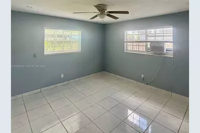 7710 NW 5th St, Pembroke Pines, FL 33024 - Photo 11