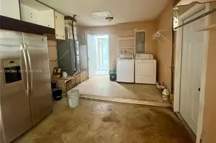 7710 NW 5th St, Pembroke Pines, FL 33024 - Photo 19