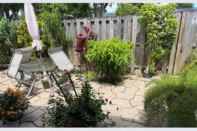11515 SW 122nd Ct, Miami, FL 33186 - Photo 13