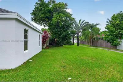 941 SW 7th Pl, Florida City, FL 33034 - Photo 23