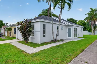 941 SW 7th Pl, Florida City, FL 33034 - Photo 1