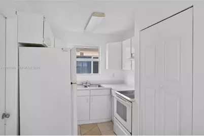 941 SW 7th Pl, Florida City, FL 33034 - Photo 9