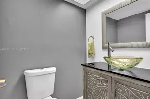 301 174th St, Sunny Isles Beach, FL 33160 - Photo 11