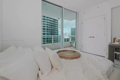 1080 Brickell Ave #3405, Miami, FL 33131 - Photo 11