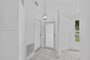 792 SW 9th St, Florida City, FL 33034 - Photo 3