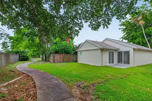 792 SW 9th St, Florida City, FL 33034 - Photo 5