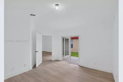 792 SW 9th St, Florida City, FL 33034 - Photo 15