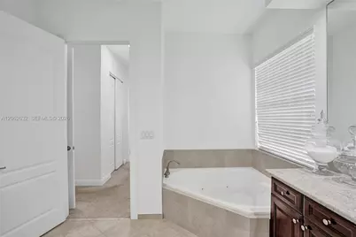 9000 Lakeview Place, Parkland, FL 33076 - Photo 31