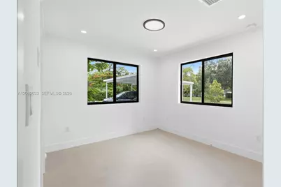 6421 SW 59th Ave, South Miami, FL 33143 - Photo 23