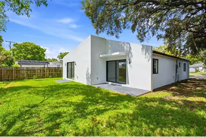 6421 SW 59th Ave, South Miami, FL 33143 - Photo 3