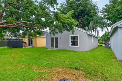 744 SW 9th St, Florida City, FL 33034 - Photo 23
