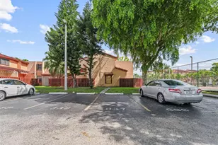 291 W Park Dr, Miami, FL 33172 - Photo 29