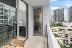 31 SE 6th St, Miami, FL 33131 - Photo 23