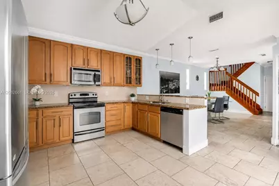 18451 NW 22nd St, Pembroke Pines, FL 33029 - Photo 7
