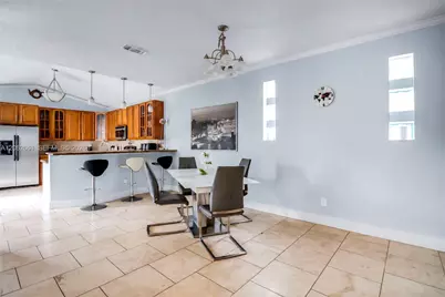 18451 NW 22nd St, Pembroke Pines, FL 33029 - Photo 9