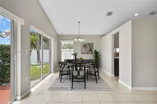 18946 NW 10th St, Pembroke Pines, FL 33029 - Photo 7