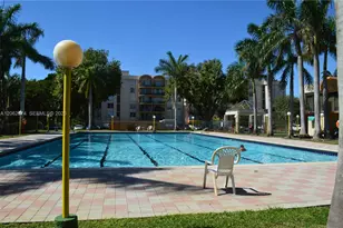 9320 Fontainebleau Blvd, Miami, FL 33172 - Photo 19
