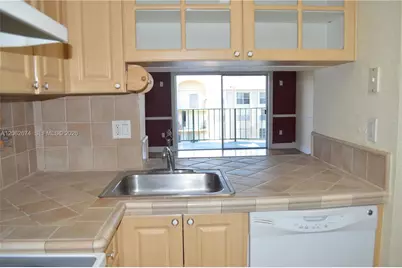 9320 Fontainebleau Blvd #609, Miami, FL 33172 - Photo 7