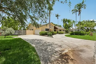 10501 SW 140th St, Miami, FL 33176 - Photo 3