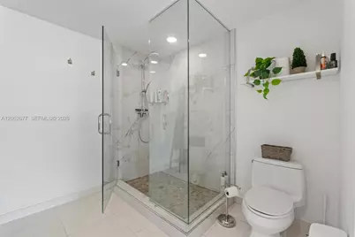 500 Brickell Ave #1405, Miami, FL 33131 - Photo 27