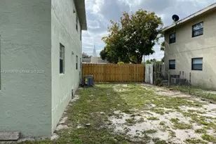 35 NE 13th St, Fort Lauderdale, FL 33304 - Photo 21