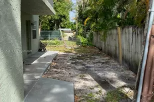 35 NE 13th St, Fort Lauderdale, FL 33304 - Photo 23