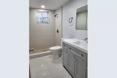 35 NE 13th St #1, Fort Lauderdale, FL 33304 - Photo 9
