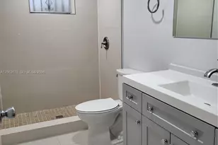 35 NE 13th St, Fort Lauderdale, FL 33304 - Photo 9