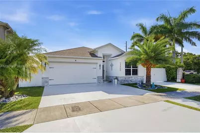 24800 SW 122nd Pl, Homestead, FL 33032 - Photo 3