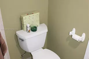 6301 N Fall Circle Dr, Lauderhill, FL 33319 - Photo 31