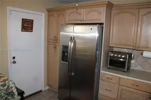 6301 N Fall Circle Dr, Lauderhill, FL 33319 - Photo 7