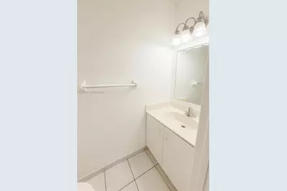 8170 NW 10th St #2, Miami, FL 33126 - Photo 9