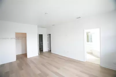 10440 NW 61st Ln, Doral, FL 33178 - Photo 13
