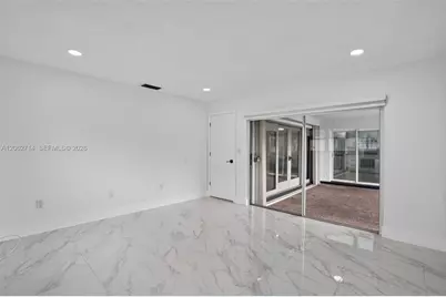9531 NW 20th Pl, Sunrise, FL 33322 - Photo 9