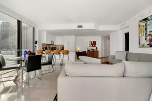 68 SE 6th St, Miami, FL 33131 - Photo 7
