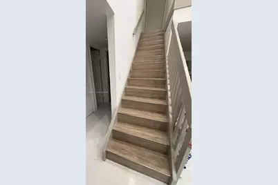 6005 NW 170th Ter, Hialeah, FL 33015 - Photo 11