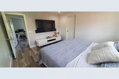 6005 NW 170th Ter, Hialeah, FL 33015 - Photo 13