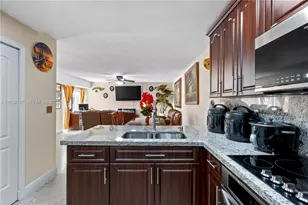 15680 SW 82nd Cir Ln, Miami, FL 33193 - Photo 25